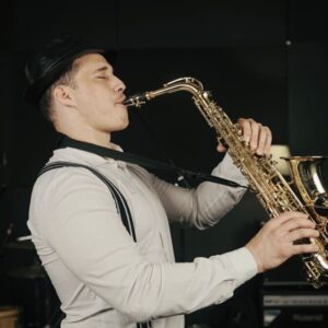 Oquiel – Saxophonist